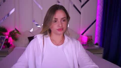 minifox_ online show from September 24, 6:28 am