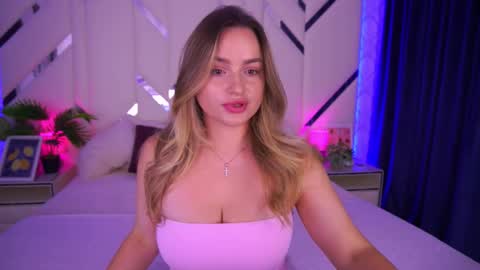 minifox_ online show from September 29, 6:18 am