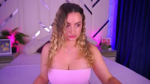 minifox_ online show from October 12, 7:07 am