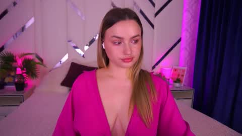 minifox_ online show from October 30, 8:05 am