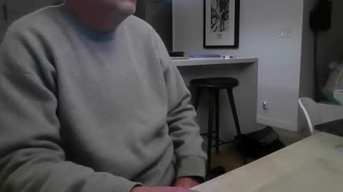 Snapshot of minimalmix47 chatting on January 12, 12:33 pm Galanordic online show from January 12, 12:33 pm