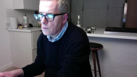 Snapshot of minimalmix47 chatting on January 23, 5:45 am Galanordic online show from January 23, 5:45 am