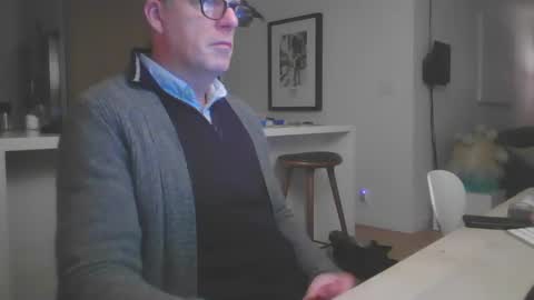 Snapshot of minimalmix47 chatting on January 29, 6:12 am Galanordic online show from January 29, 6:12 am