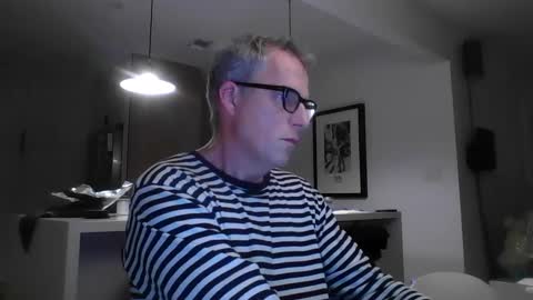 Snapshot of minimalmix47 chatting on February 10, 4:41 am Galanordic online show from February 10, 4:41 am