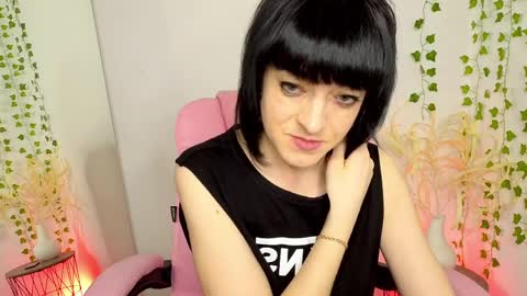 Snapshot of minimolly_ chatting on April 2, 7:55 pm Molly online show from April 2, 7:55 pm