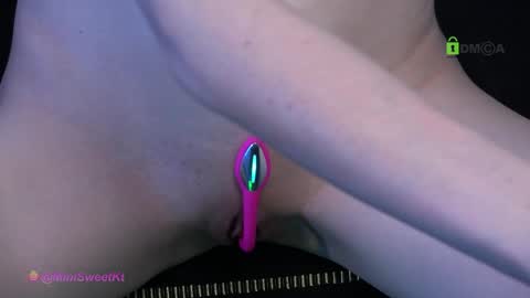 Snapshot of minisweetkt chatting on March 16, 5:44 am Kate online show from March 16, 5:44 am