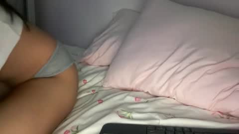 Snapshot of minji88 chatting on March 7, 3:20 pm minji88 online show from March 7, 3:20 pm