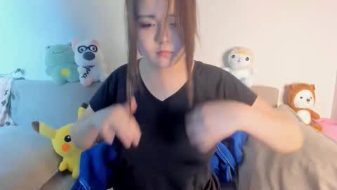 Minji online show from February 4, 1:06 pm