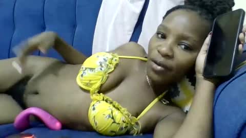 Snapshot of minlavine chatting on April 14, 6:58 pm minlavine online show from April 14, 6:58 pm