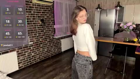 Snapshot of minmee chatting on March 15, 4:13 pm Asti online show from March 15, 4:13 pm