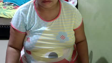 Snapshot of minnie_bbw69 chatting on February 14, 11:21 am Andrea online show from February 14, 11:21 am