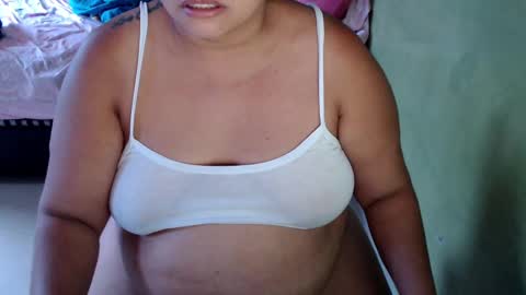 Snapshot of minnie_bbw69 chatting on February 17, 11:23 am Andrea online show from February 17, 11:23 am