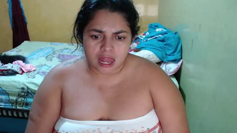 Snapshot of minnie_bbw69 chatting on October 5, 3:16 am Andrea online show from October 5, 3:16 am