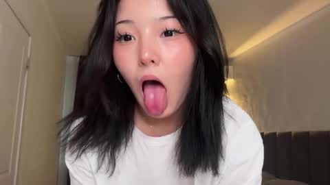 Snapshot of minnie_joy_ chatting on May 9, 12:32 pm Joy online show from May 9, 12:32 pm