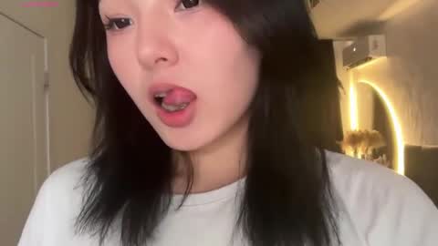 Snapshot of minnie_joy_ chatting on May 14, 1:18 pm Joy online show from May 14, 1:18 pm