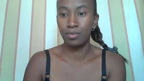minouch211907 online show from January 15, 12:15 pm