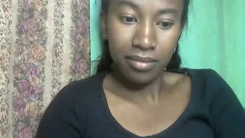 minouch211907 online show from May 15, 9:22 pm