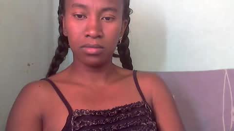minouch211907 online show from May 16, 9:28 am