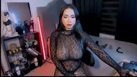 Snapshot of minty_hill chatting on February 26, 6:18 pm MARIANE online show from February 26, 6:18 pm