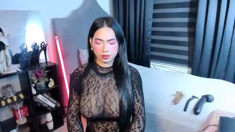 Snapshot of minty_hill chatting on March 8, 9:46 am MARIANE online show from March 8, 9:46 am