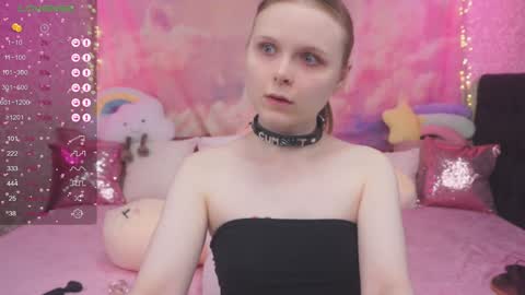 Snapshot of minx_girll chatting on February 5, 7:18 am Vikki online show from February 5, 7:18 am