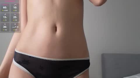 Snapshot of miolia chatting on February 10, 7:23 am lia online show from February 10, 7:23 am