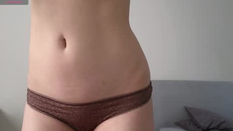 lia online show from May 4, 7:48 am