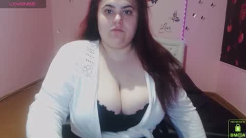 mira_cle_ online show from May 11, 7:36 am
