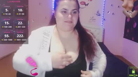 mira_cle_ online show from May 13, 7:39 am