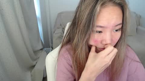 mira_g online show from September 19, 6:59 am