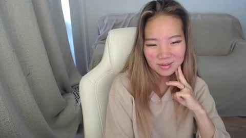 mira_g online show from September 23, 6:16 am