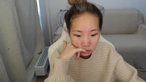 mira_g online show from September 29, 6:18 am