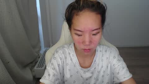 mira_g online show from October 15, 6:46 am