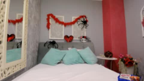 Snapshot of mira_glow chatting on October 24, 3:41 pm Mira online show from October 24, 3:41 pm