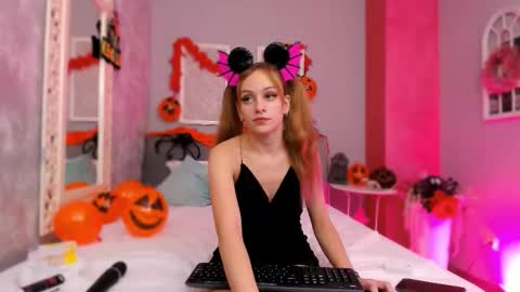 Snapshot of mira_glow chatting on October 29, 6:09 pm Mira online show from October 29, 6:09 pm