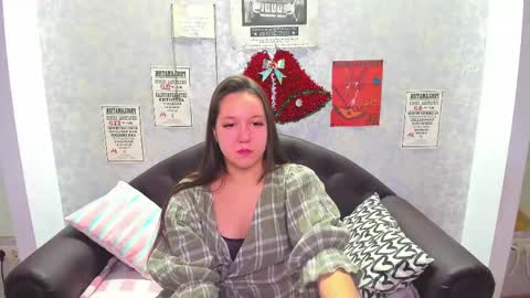 Snapshot of mira_karter chatting on December 25, 2:03 am Mira online show from December 25, 2:03 am