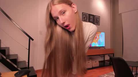 Mira online show from March 6, 1:35 am