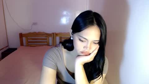 Snapshot of mira_luna222 chatting on December 3, 6:06 pm Mira Bella online show from December 3, 6:06 pm