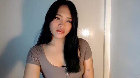 Snapshot of mira_luna222 chatting on December 14, 11:56 pm Mira Bella online show from December 14, 11:56 pm