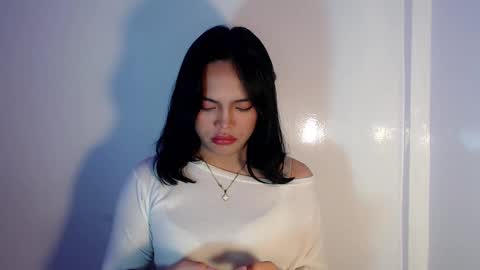 Snapshot of mira_luna222 chatting on February 7, 8:42 pm Mira Bella online show from February 7, 8:42 pm
