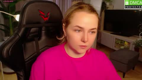 Mira online show from May 17, 1:03 am