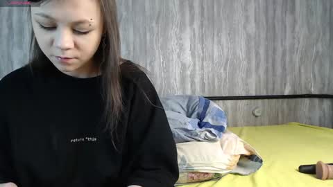 Snapshot of mira_one_ chatting on April 3, 11:08 am mira_one_ online show from April 3, 11:08 am