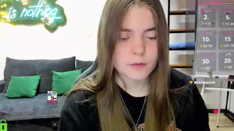 miraa_bloom online show from December 14, 2:33 pm