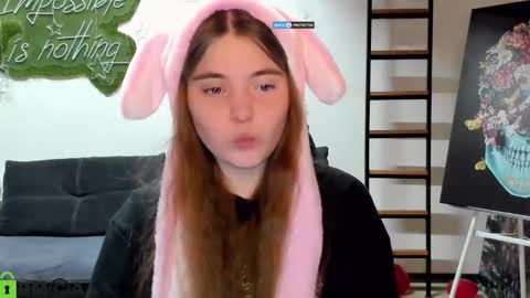 miraa_bloom online show from March 26, 3:39 pm