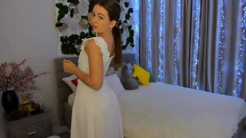 Emma online show from January 11, 2:15 pm