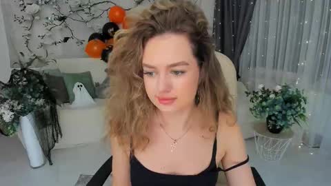 Emma online show from October 28, 7:27 pm