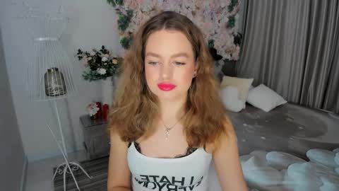 Emma online show from November 20, 6:29 pm