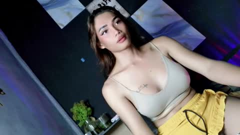 Zoey online show from May 14, 6:31 am