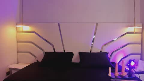 Snapshot of miranda_becerra chatting on October 19, 4:40 pm Miranda  online show from October 19, 4:40 pm