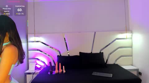 Snapshot of miranda_becerra chatting on October 24, 11:39 am Miranda  online show from October 24, 11:39 am